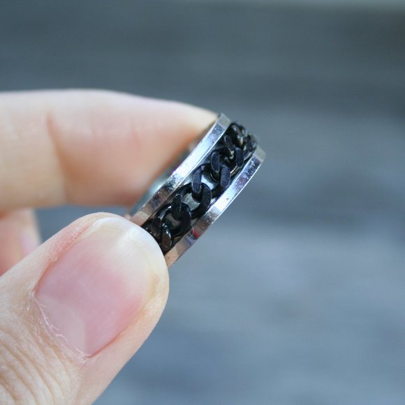 MENS SPINNER RING ★ BLACK CHAIN STAINLESS STEEL BIKER ROCKER MOTORCYCLE - Picture 3 of 11